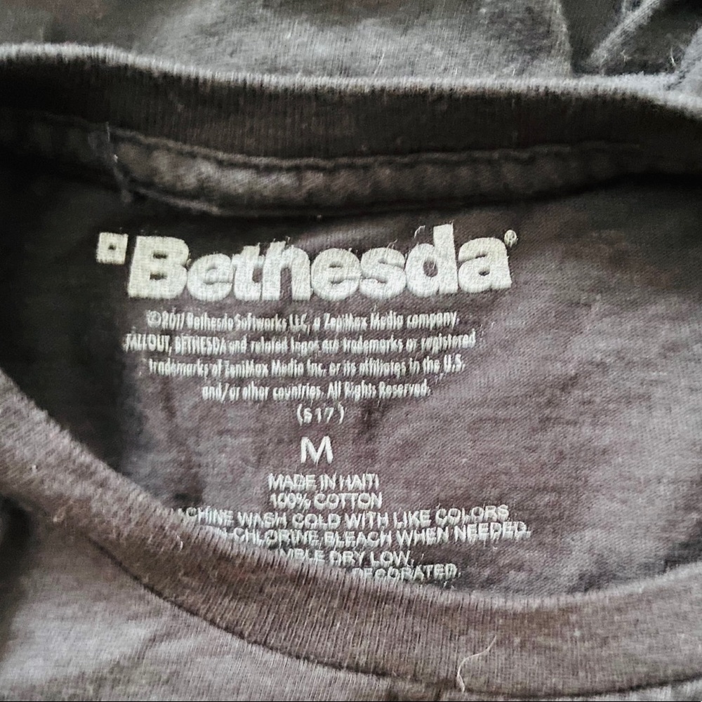 Fallout Shirt - Picture 3 of 3